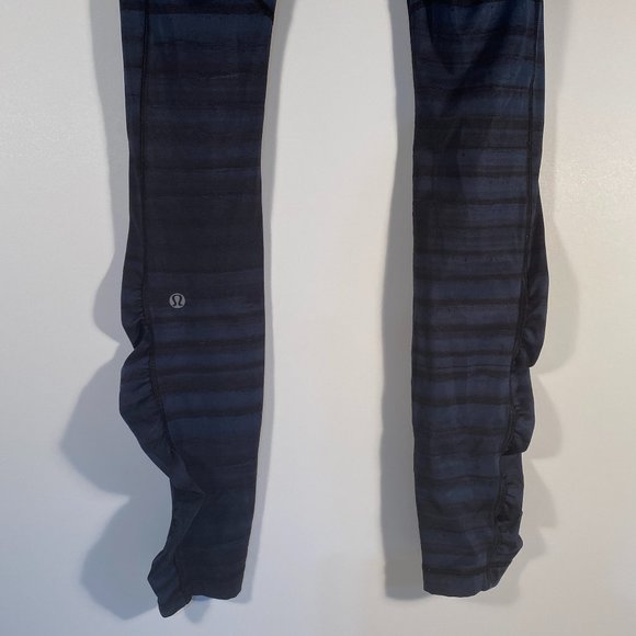 Lululemon Ruffled Leg Blue Black Workout Leggings Women Size 4 - Picture 6 of 7